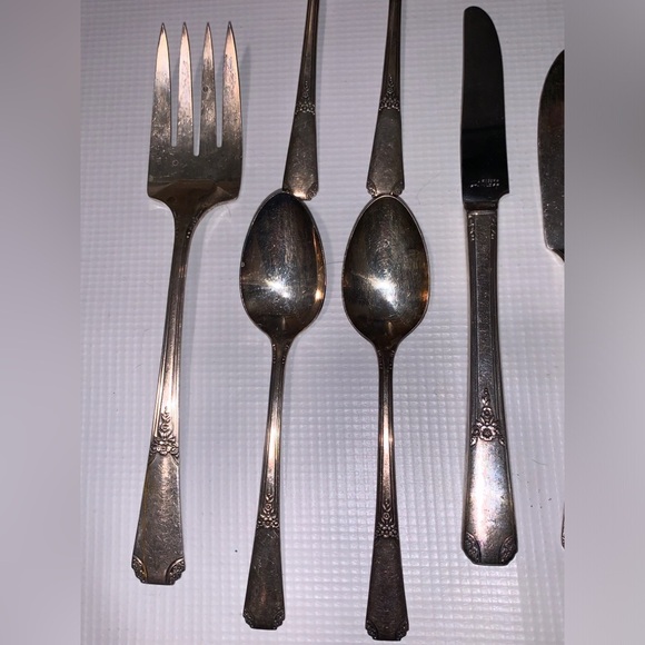 8 Pieces Wm A Rogers Sectional Oneida ltd 1939 Rio Pattern Spoon Knife Meat Fork - Picture 3 of 5